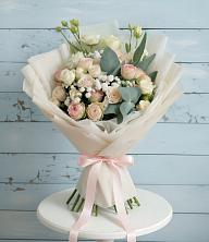 Букет цветов из:  Розы и Лизиантусы в Знаменке