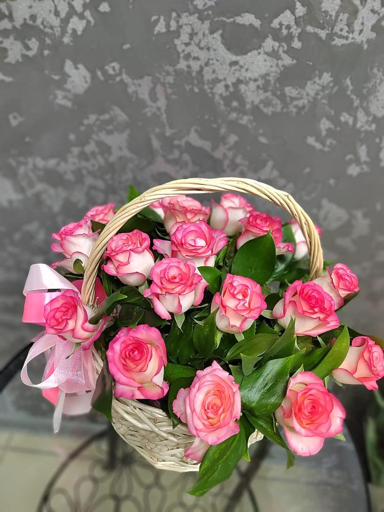 Цветочная композиция из Розы в корзине в Знаменке