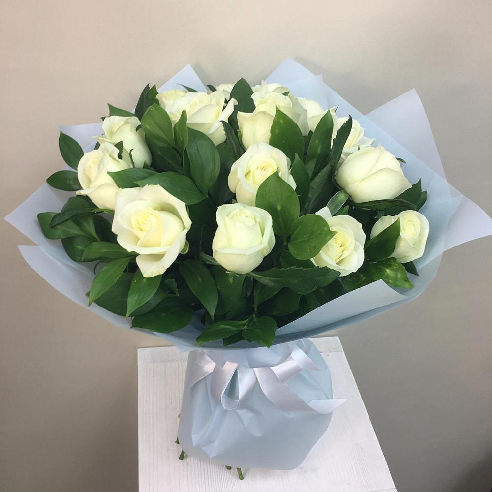 Букет 15 Белых роз Проуд в Знаменке