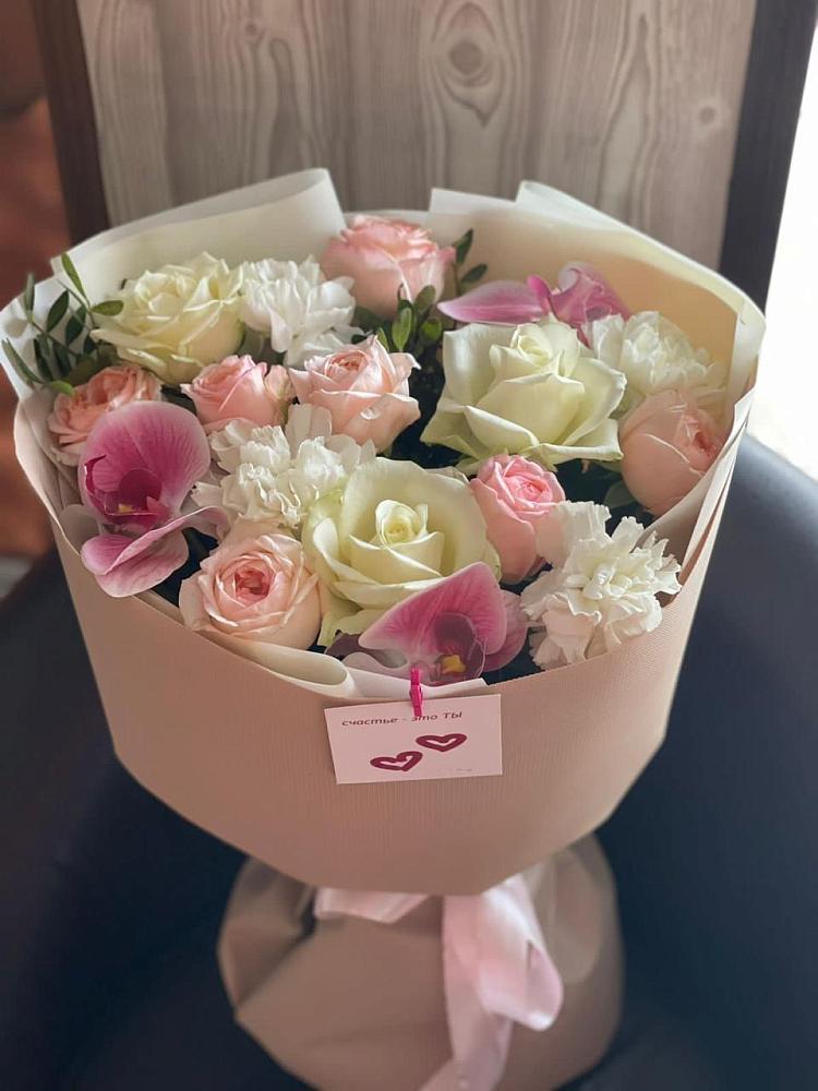 Букет цветов из: Орхидеи, Розы и Гвоздики в Знаменке