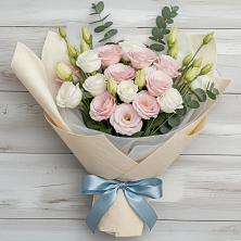 Букет цветов из:  Лизиантусы в Знаменке