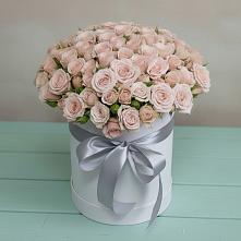 Цветочная композиция из Розы в шляпной коробке в Знаменке