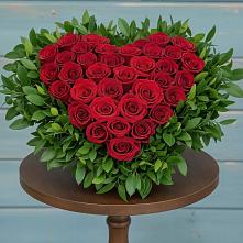 Цветочная композиция из Розы в виде сердца в Знаменке