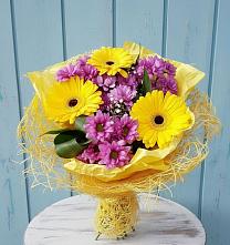 Букет цветов из:  Хризантемы и Герберы в Знаменке