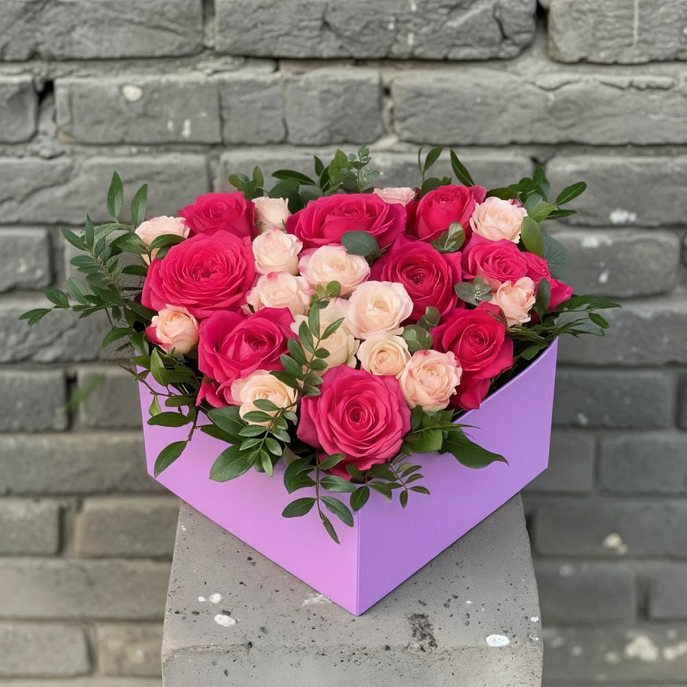 Цветочная композиция из Розы в коробке в Знаменке