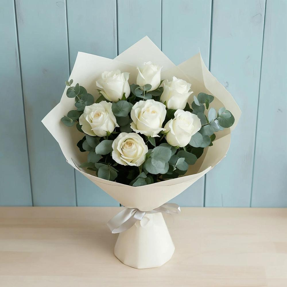 Букет Белые розы в Эвкалипте в Знаменке