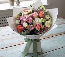 Букет цветов из:  Розы, Лизиантусы и Гвоздики в Знаменке