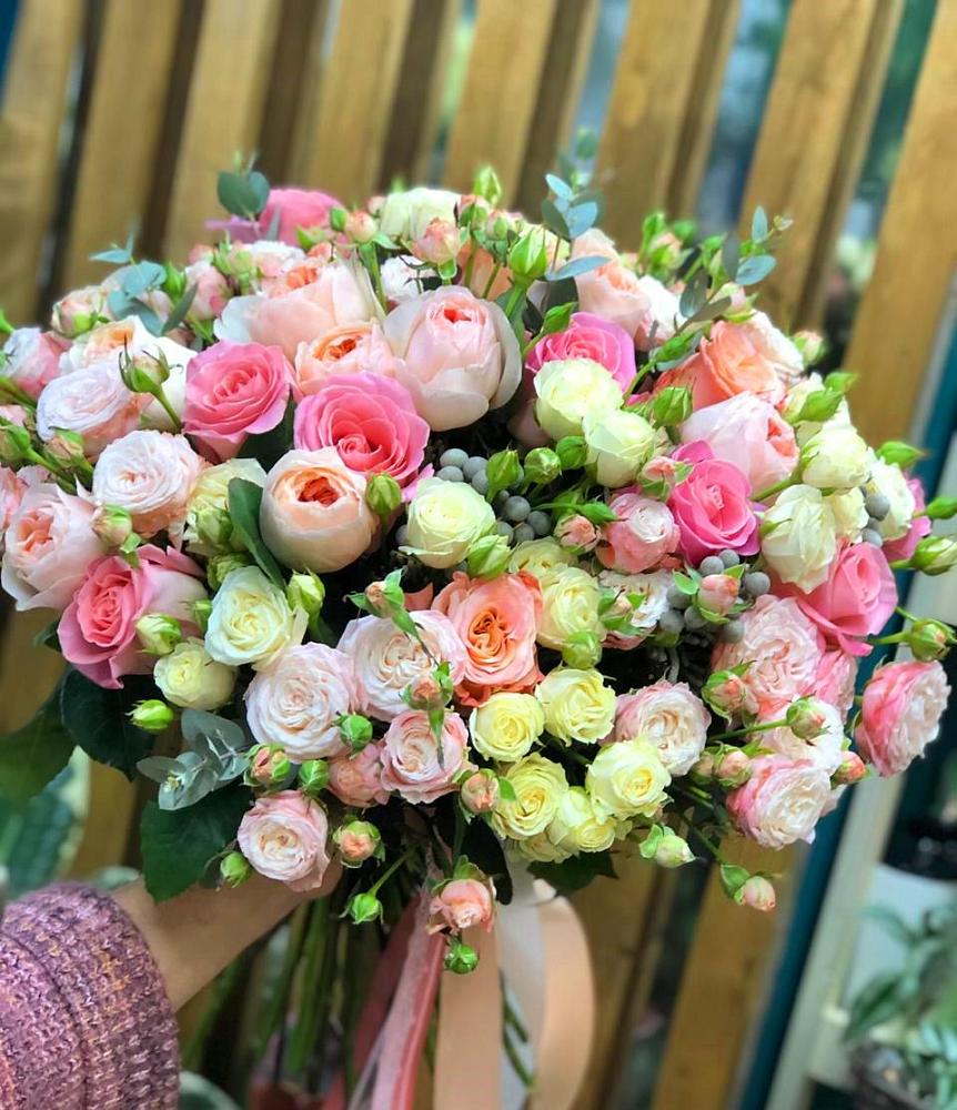 Букет цветов из: Розы в Знаменке