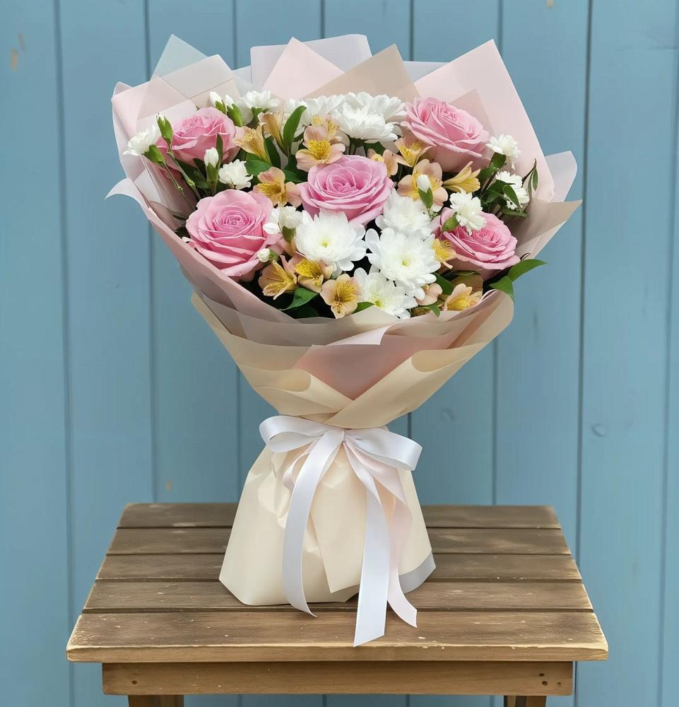 Букет цветов из: Гвоздики, Орхидеи и Розы в Знаменке