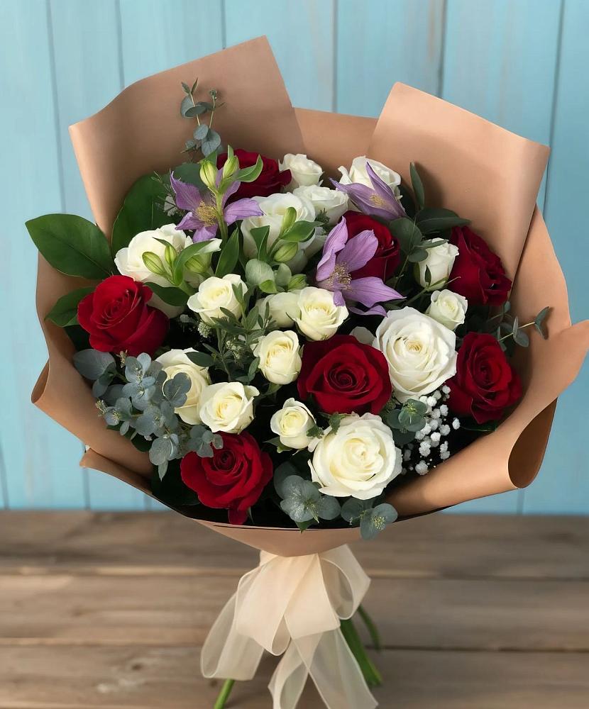 Букет цветов из: Розы и Альстромерии в Знаменке
