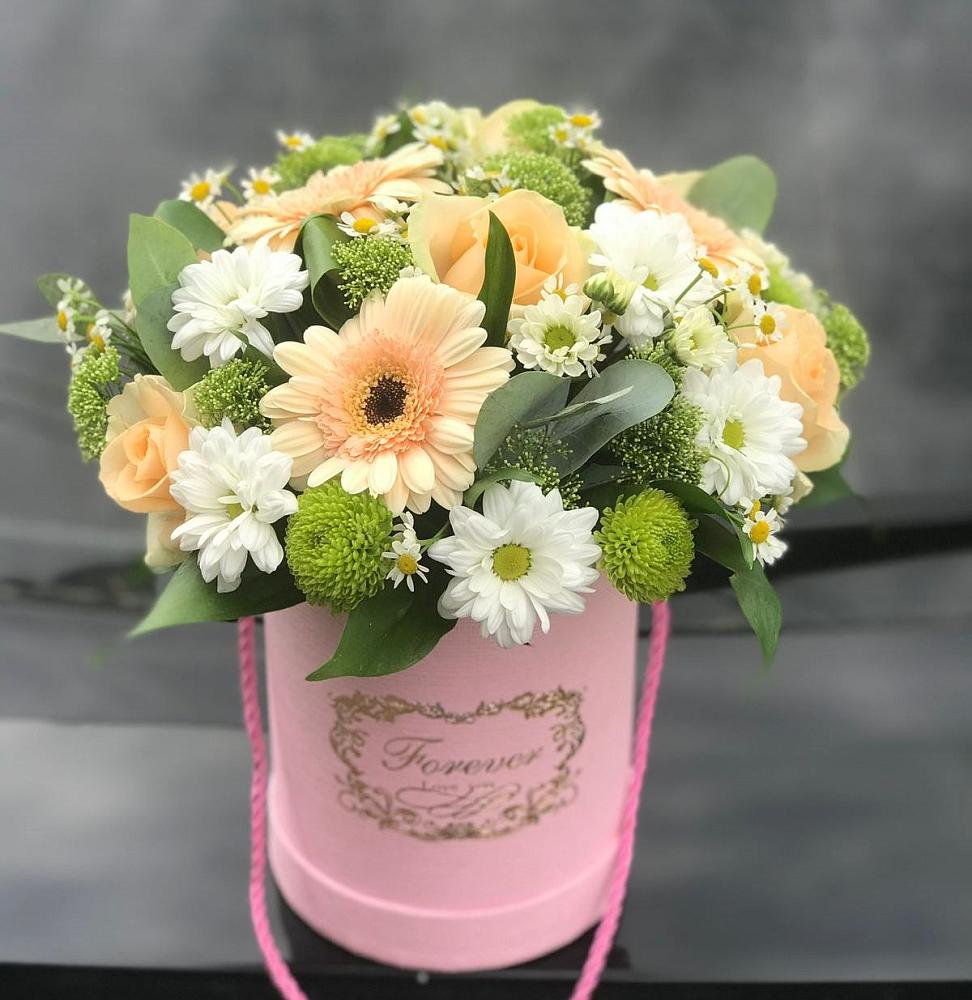 Цветочная композиция из Розы, Герберы и Хризантемы в шляпной коробке в Знаменке