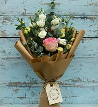 Букет цветов из:  Розы и Лизиантусы в Знаменке