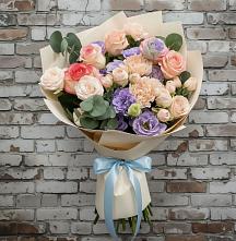 Букет цветов из:  Розы, Лизиантусы и Гвоздики в Знаменке