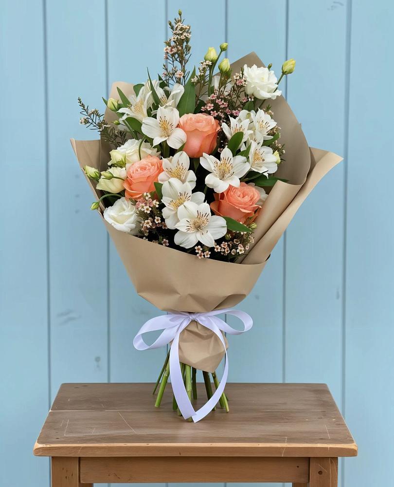 Букет цветов из: Альстромерии, Лизиантусы, Розы и Хризантемы в Знаменке